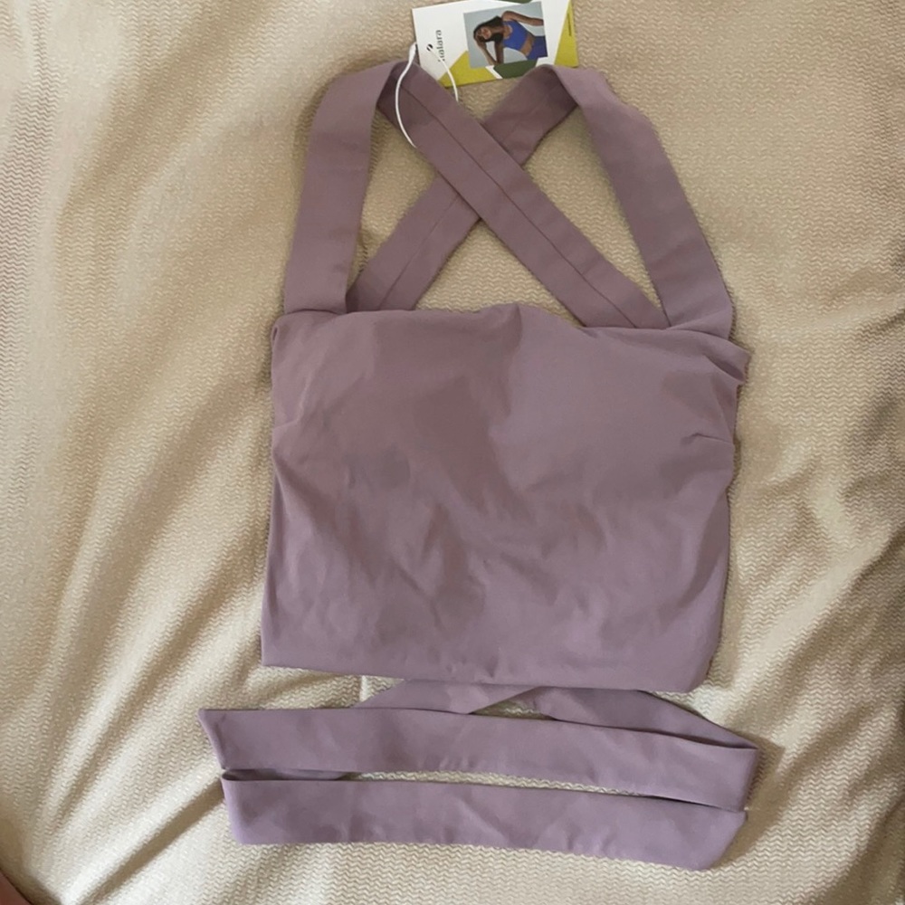 NWT Halara tank top size M(fits like S)